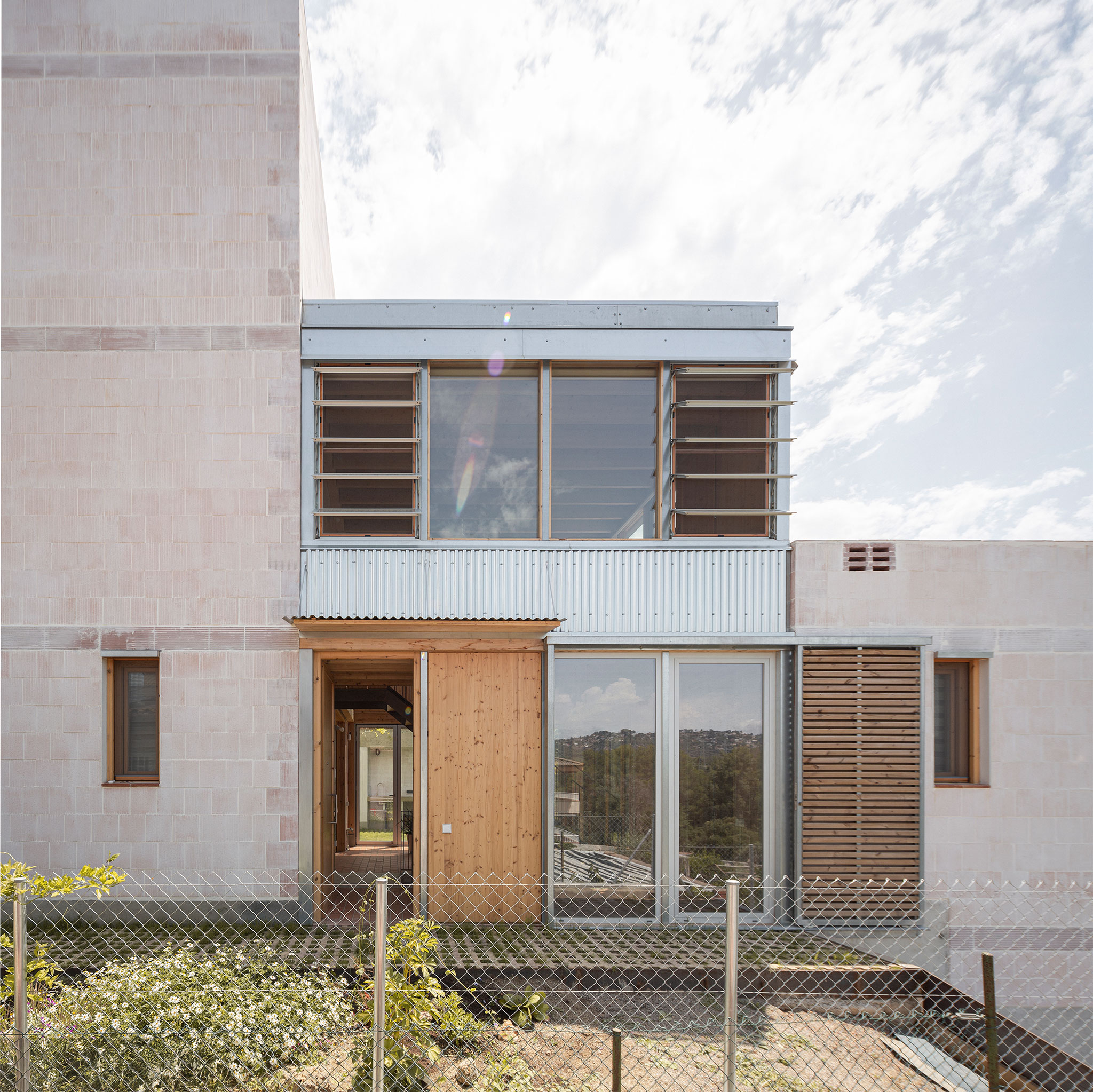 Casa en Cervelló por Arqbag. Fotografía por Marc Díaz.