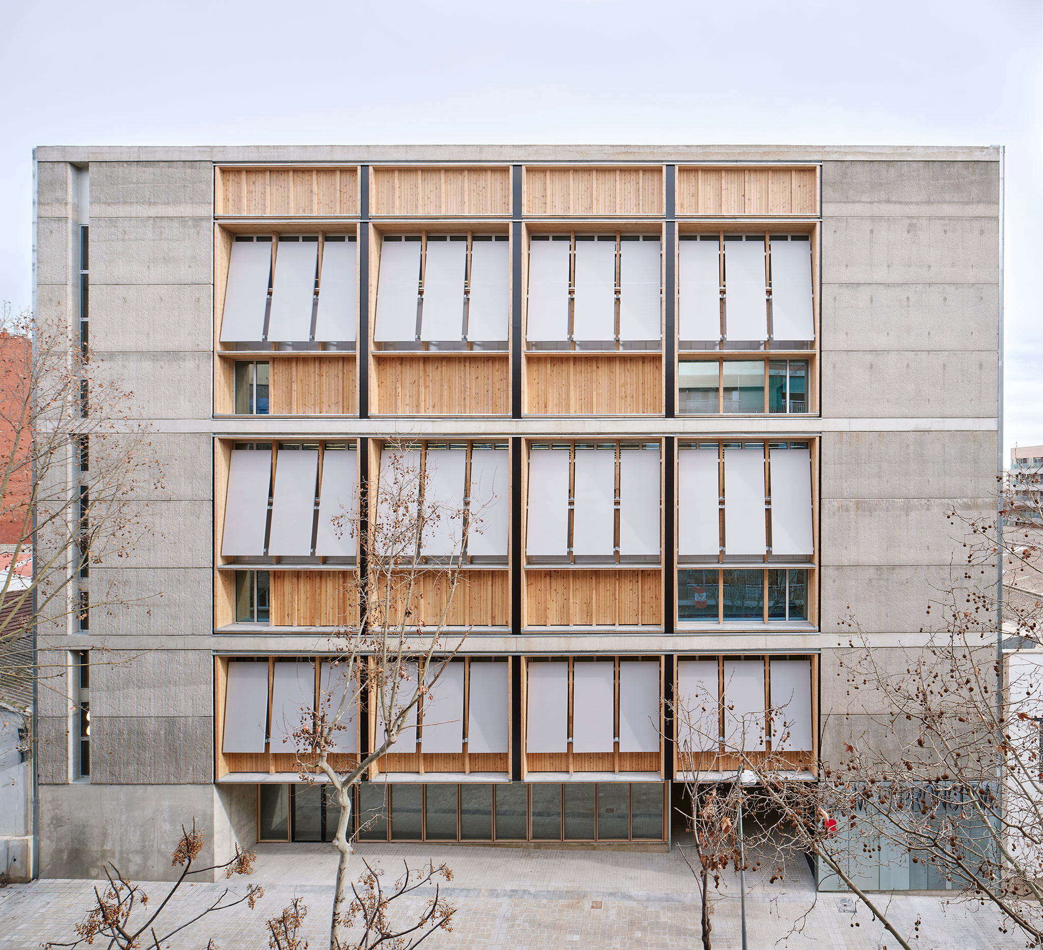 CEM Espronceda by BB Arquitectes + conxita balcells. Photograph by José Hevia.
