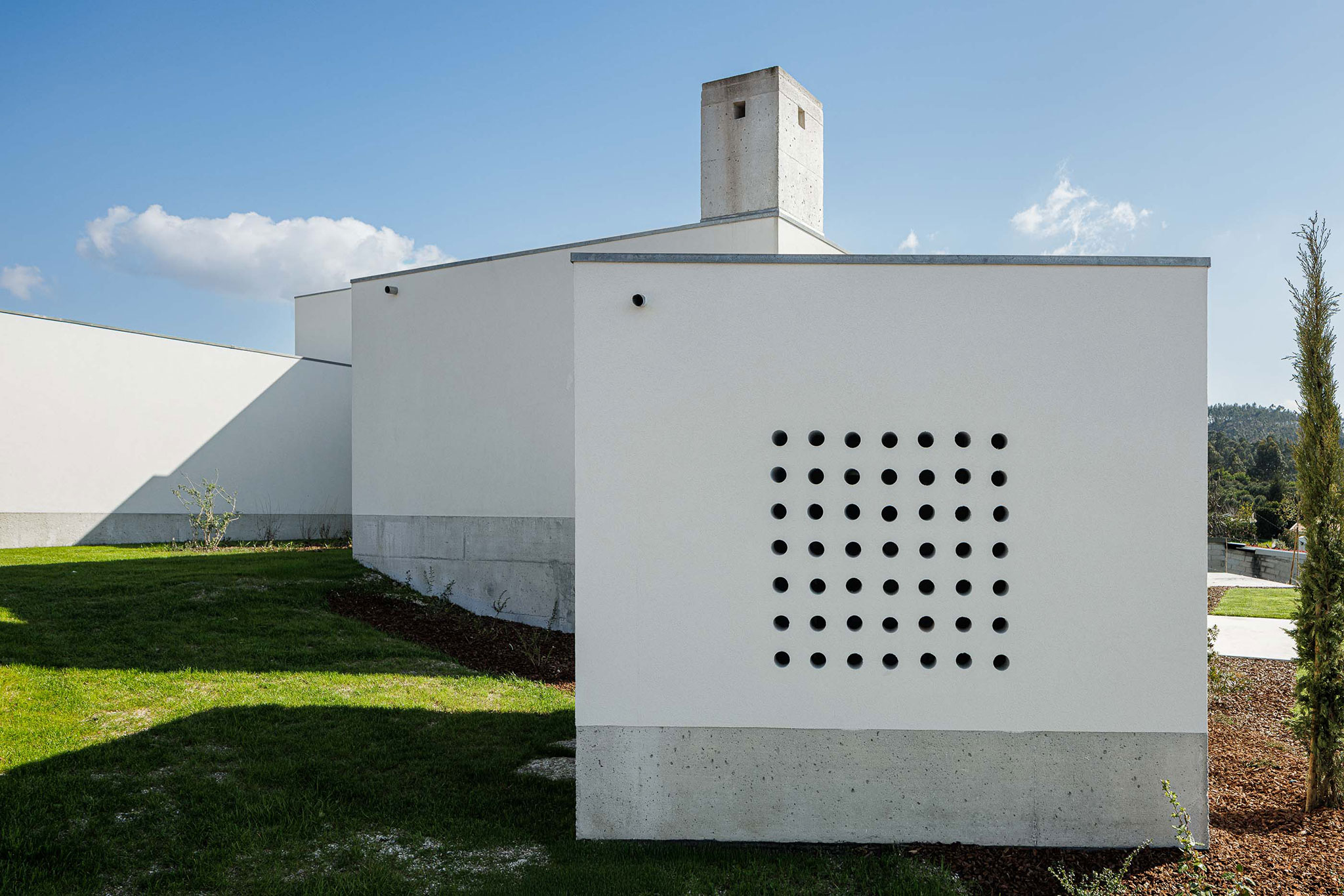 Pedrantil House by Helder da Rocha Arquitectos. Photograph by Ivo Tavares Studio.