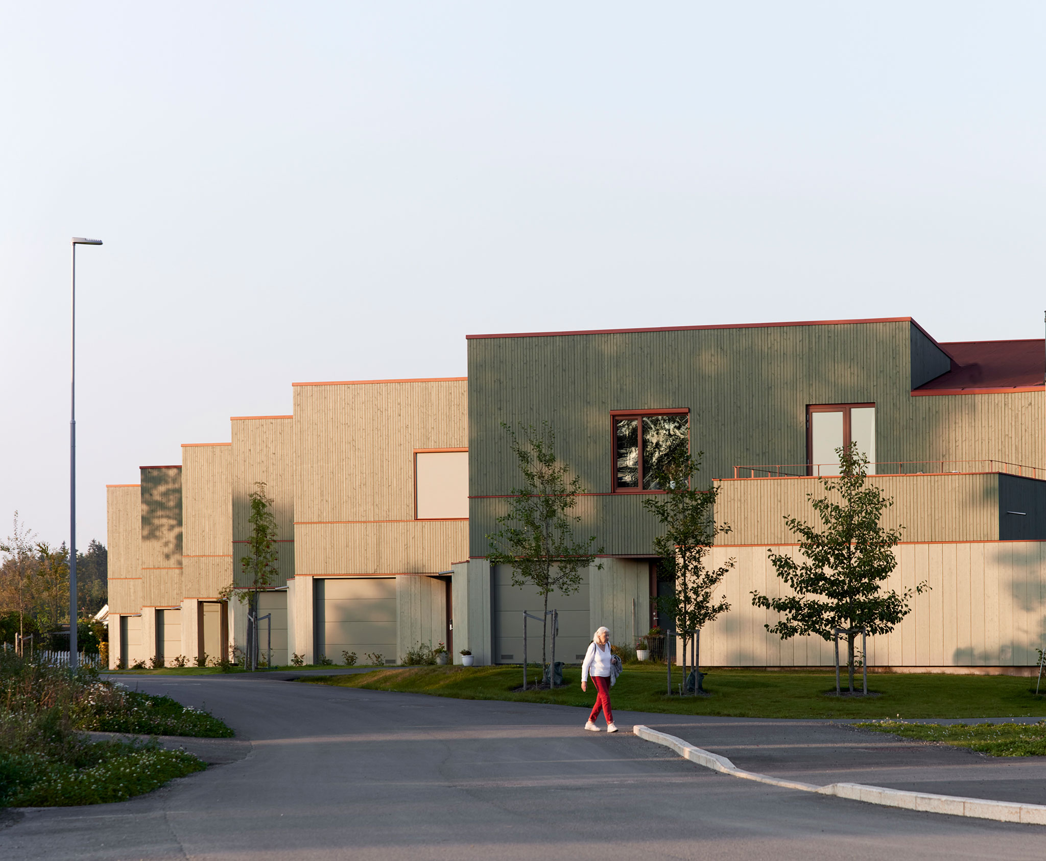 Semi-detached houses "Solberg Hage" by R21 Arkitekter. Photograph by Mariela Apollonio