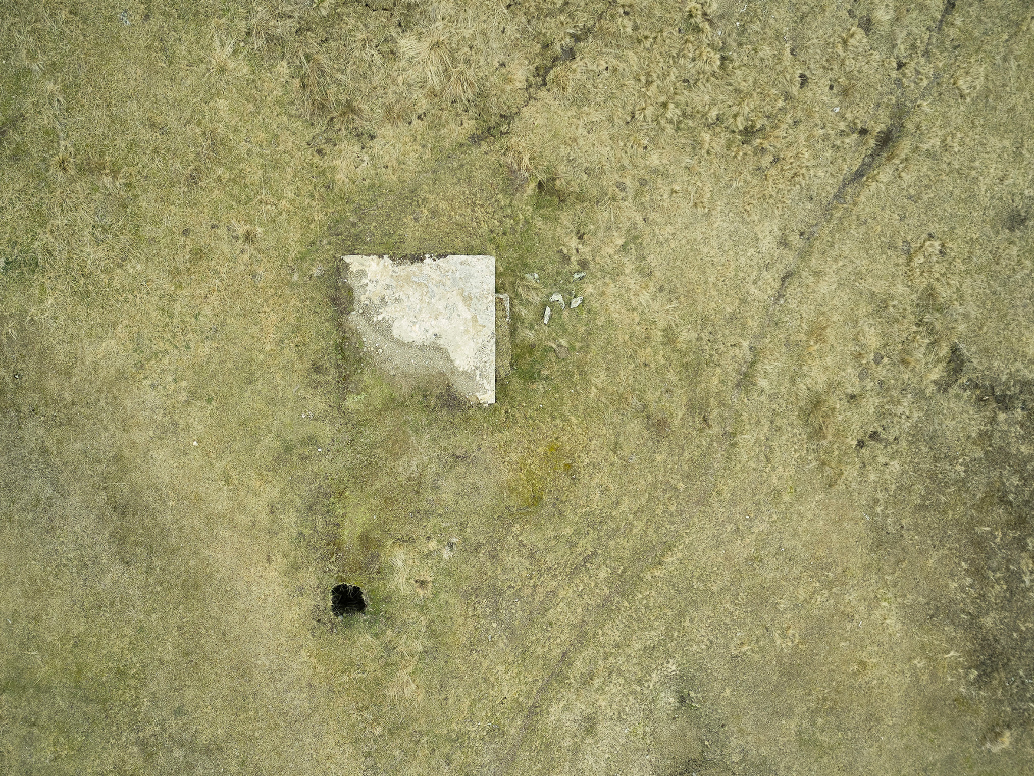 NR 110 El Furco, Work 26, Machine Gun. Coordinates 42.7707, -0.36668. Altitude 1,516 m. 8/2/2024. Photograph by Iñaki Bergera.