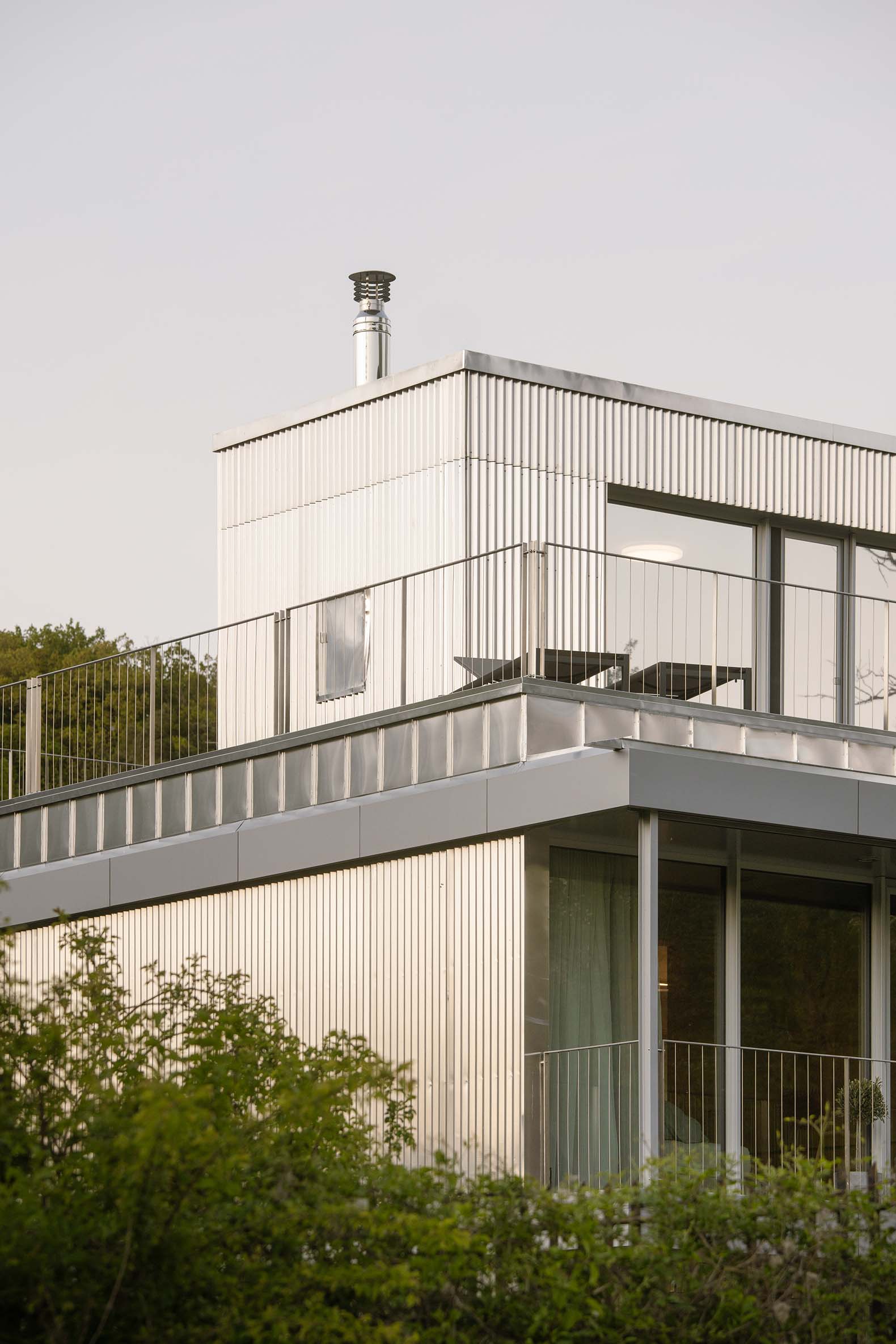 Single-family house on the Danube backwater by Čechvala architects. Photograph by Alex Shoots Buildings.