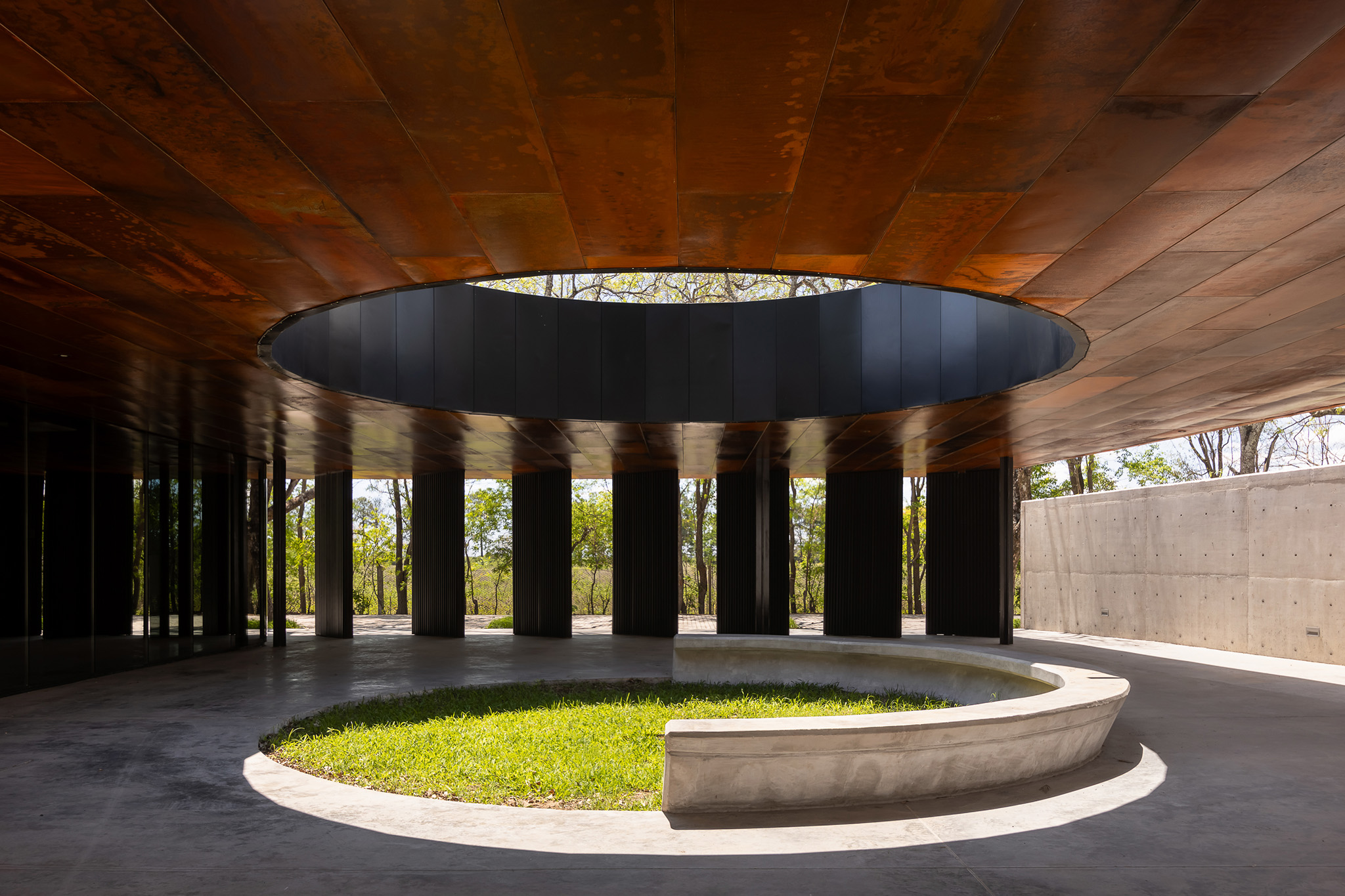 Judicial Morgue for the city of Vera. Photograph by Ramiro Sosa.