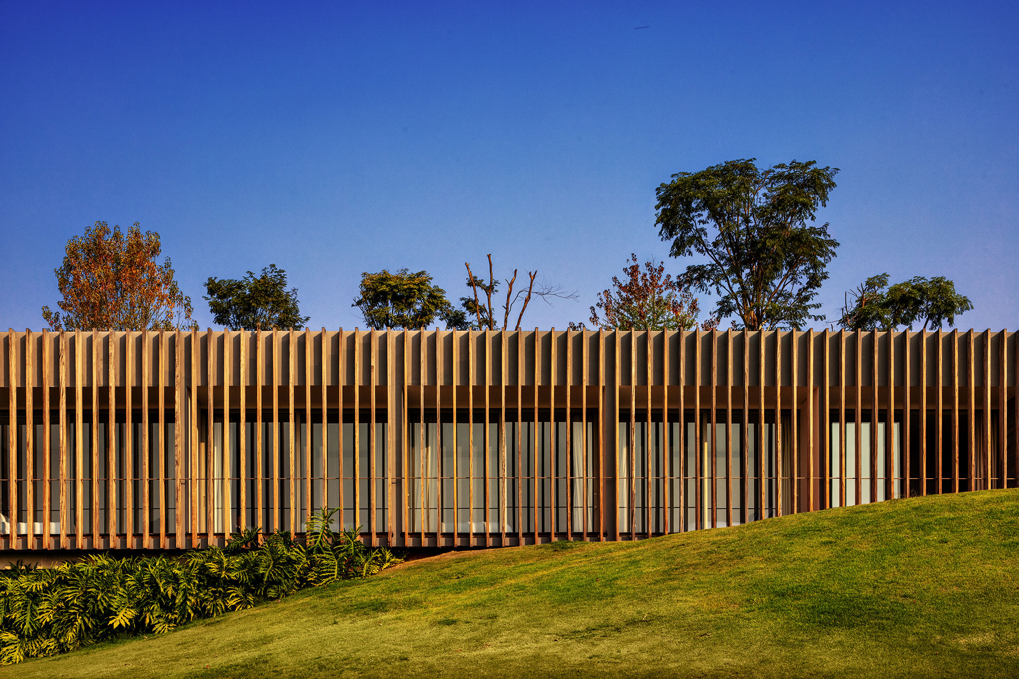 Baroneza House by Sabella Arquitetura. Photograph by Nelson Kon.