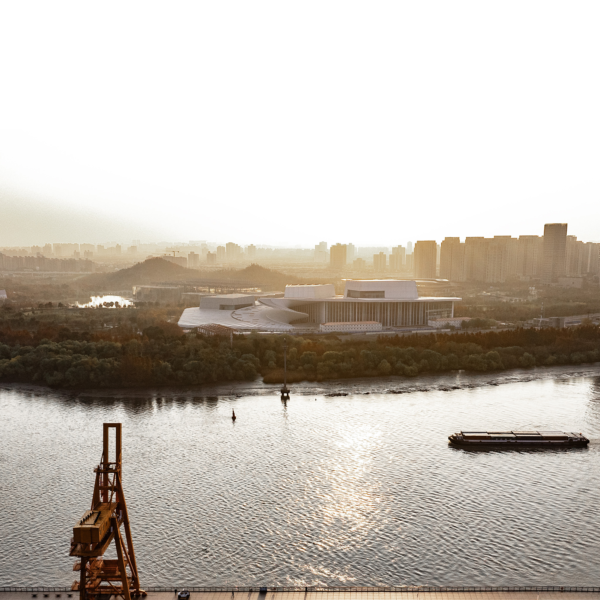 Gran Ópera de Shanghai por Snøhetta. Fotografía por Tian Fangfang.