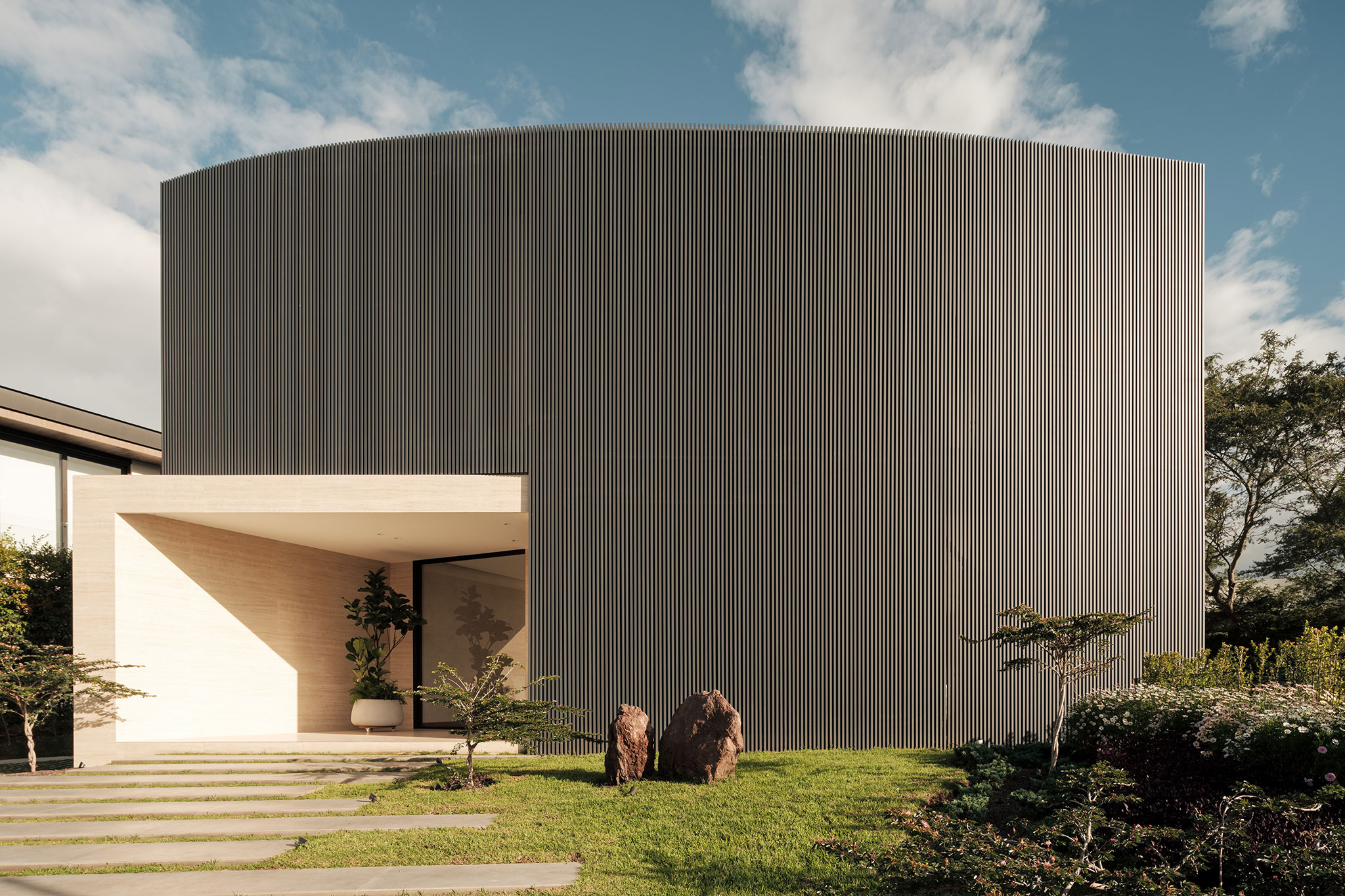 Casa Riba by TEC Taller EC. Photograph by Lorena Darquea