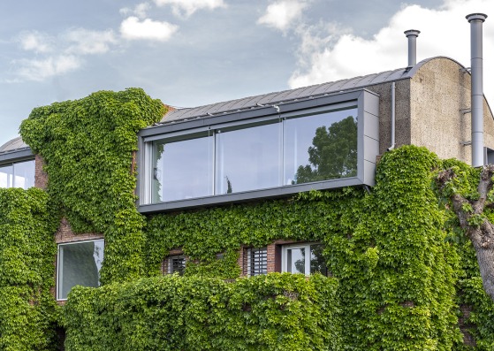 DOMEHOME. Extension of a single-family home in Aravaca by EME157. Photograph by Luis Asín DOMEHOME. Extension of a single-family home in Aravaca by EME157. Photograph by Luis Asín