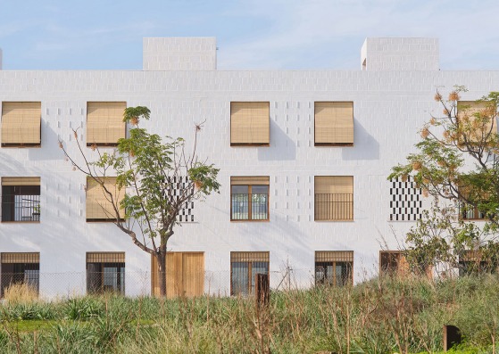 11 Social Housing in Palma by Carles Enrich Studio. Photograph by Adrià Goula