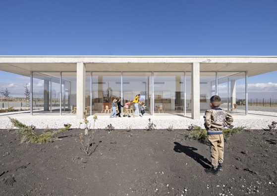 Guardería Youredjian, Centro Infantil y Familiar por Alberto Campo Baeza. Fotografía por Javier Callejas
