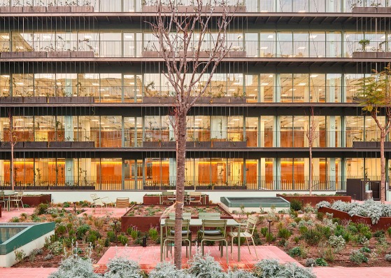 Reforma del edificio Aribau195 por scob. Fotografía por Adrià Goula