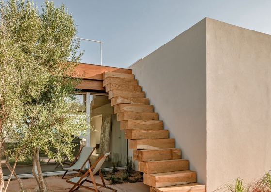 "Vil·la Emma" by SAU Taller d´Arquitectura. Photograph by Andrés Flajszer