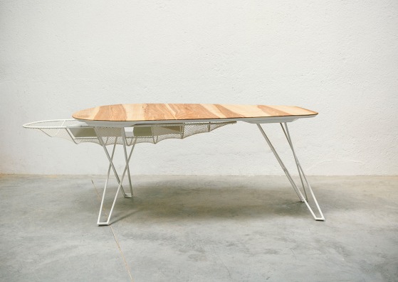 Imagen de la mesa Ray, diseñada por MAYICE. Fotografía © Pablo Gómez-Ogando Rodriguez