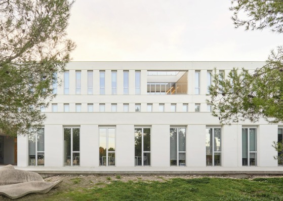 Margalida Comas i Camps Building by Barceló Balanzó Arquitectes. Photograph by Jose Hevia