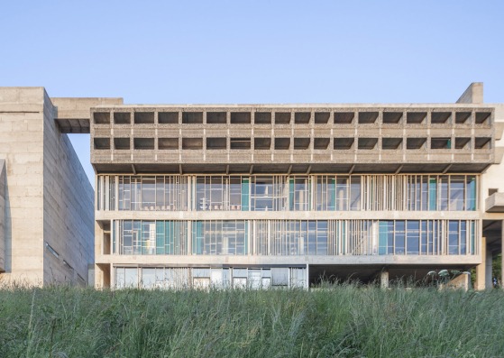 Exterior view. Monastery of Sainte-Marie de la Tourette by Le Corbusier. Photograph © Montse Zambrano