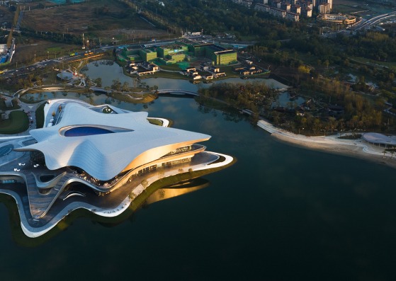 Museo de ciencia ficción Chengdu por Zaha Hadid Architects. Fotografía por Arch-Exist