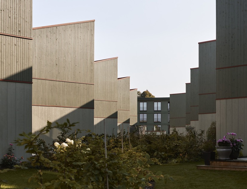 Semi-detached houses "Solberg Hage" by R21 Arkitekter. Photograph by Mariela Apollonio