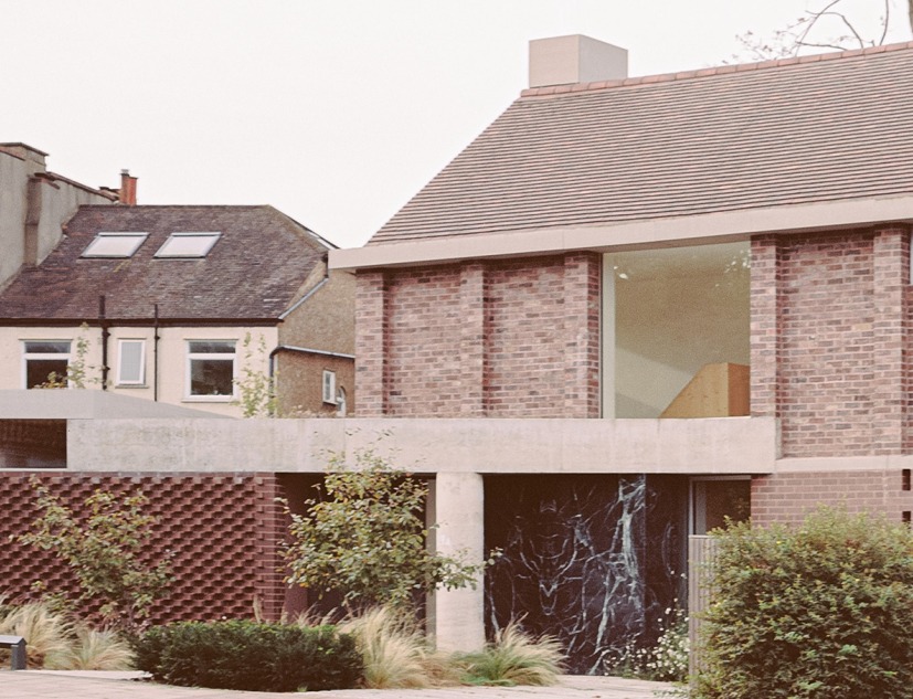 Six Columns por 31/44 Architects. Fotografía por Building Narratives