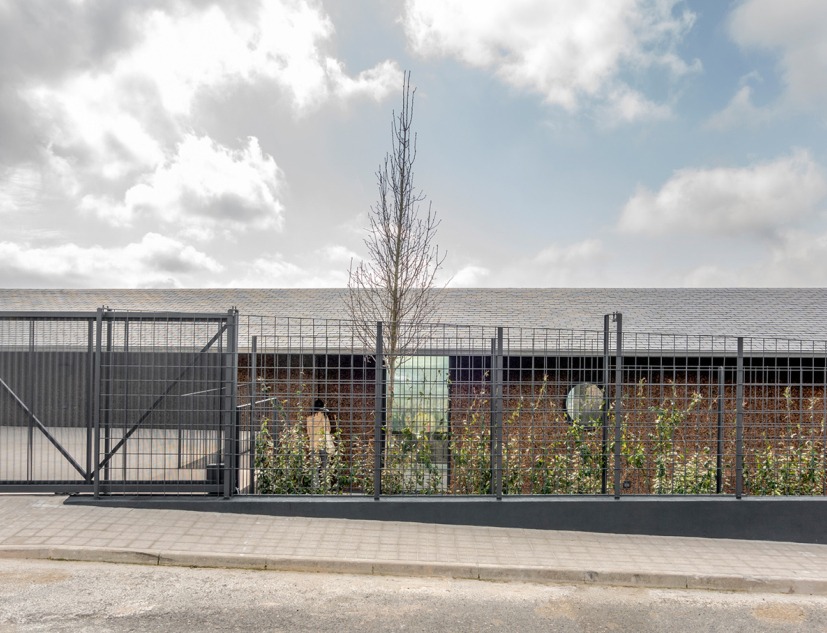 The Grasshome by EME157. Photography by Luis Asín The Grasshome by EME157. Photography by Luis Asín