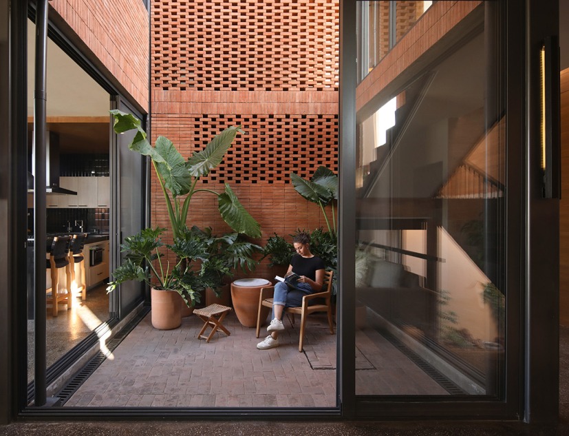 "Casa Juriquilla" by Estudio Mero. Photograph by Dane Alonso