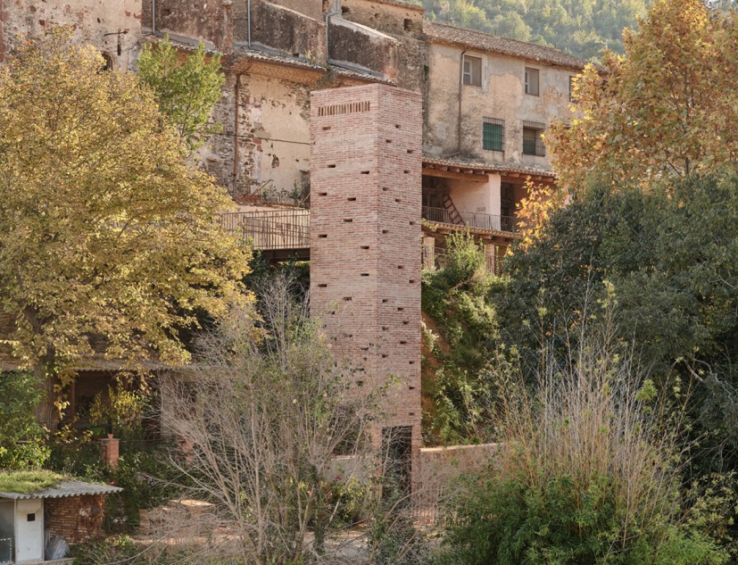 "Font del Rector" by Carles Enrich Studio. Photograph by Adrià Goula