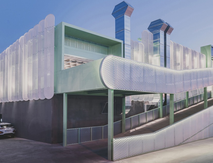 Leganés Auto Center by OOIIO Arquitectura. Photograph by Javier de Paz
