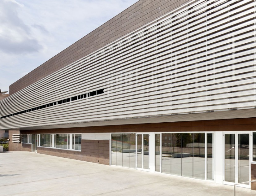 Comarcal Archive and Civic Center by dataAE + XVStudio. Photography by Adrià Goula
