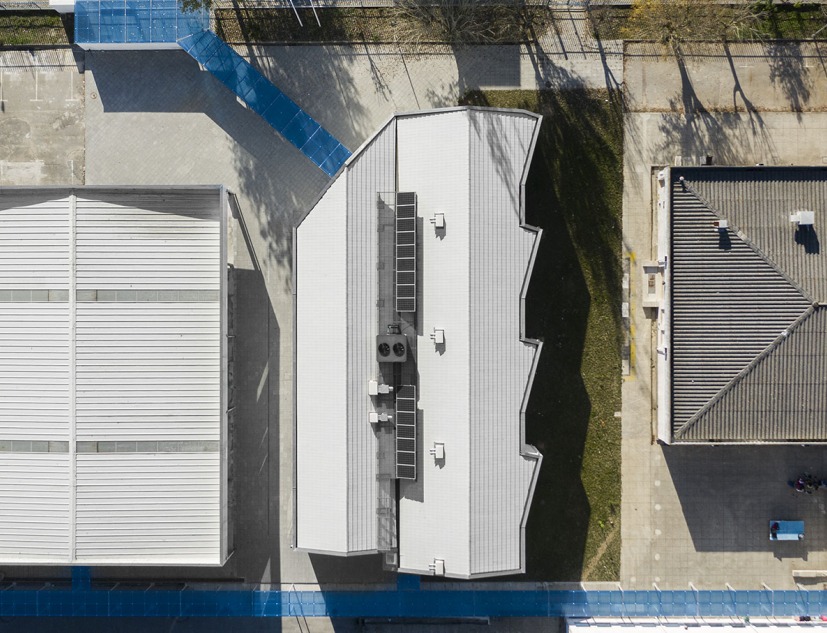 São Bernardo Elementary School in Aveiro by Arte Tectónica. Photograph by Ivo Tavares Studio.