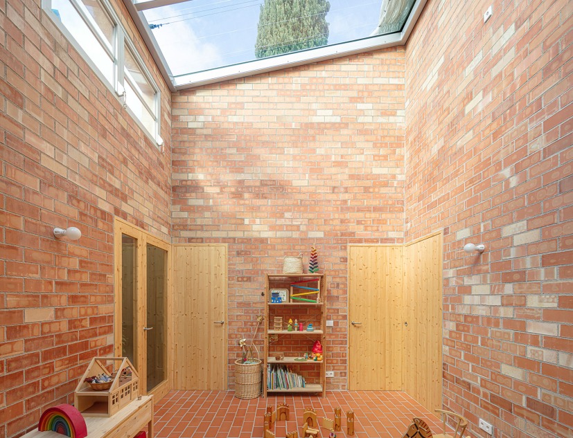 The patio as the axis of a house. Casa CB por Alventosa Morell Arquitectes