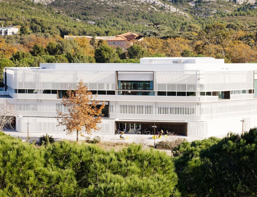 Learning center Hexagone by Rémy Marciano. Photograph by Takuji Shimmur