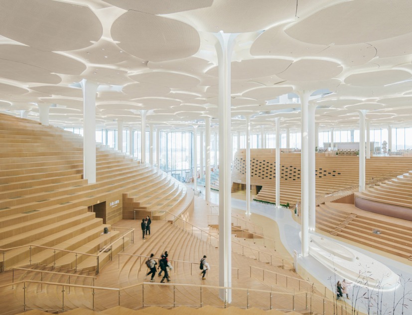 Biblioteca de la ciudad de Pekín por Snøhetta. Fotografía por Yumeng Zhu