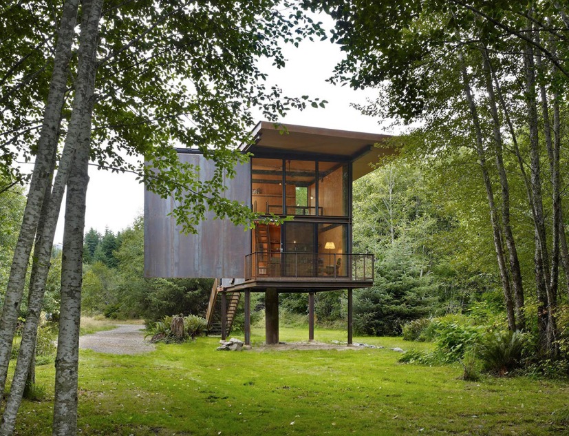 Sol Duc Cabin by Olson Kundig. Photograph © Benjamin Benschneider