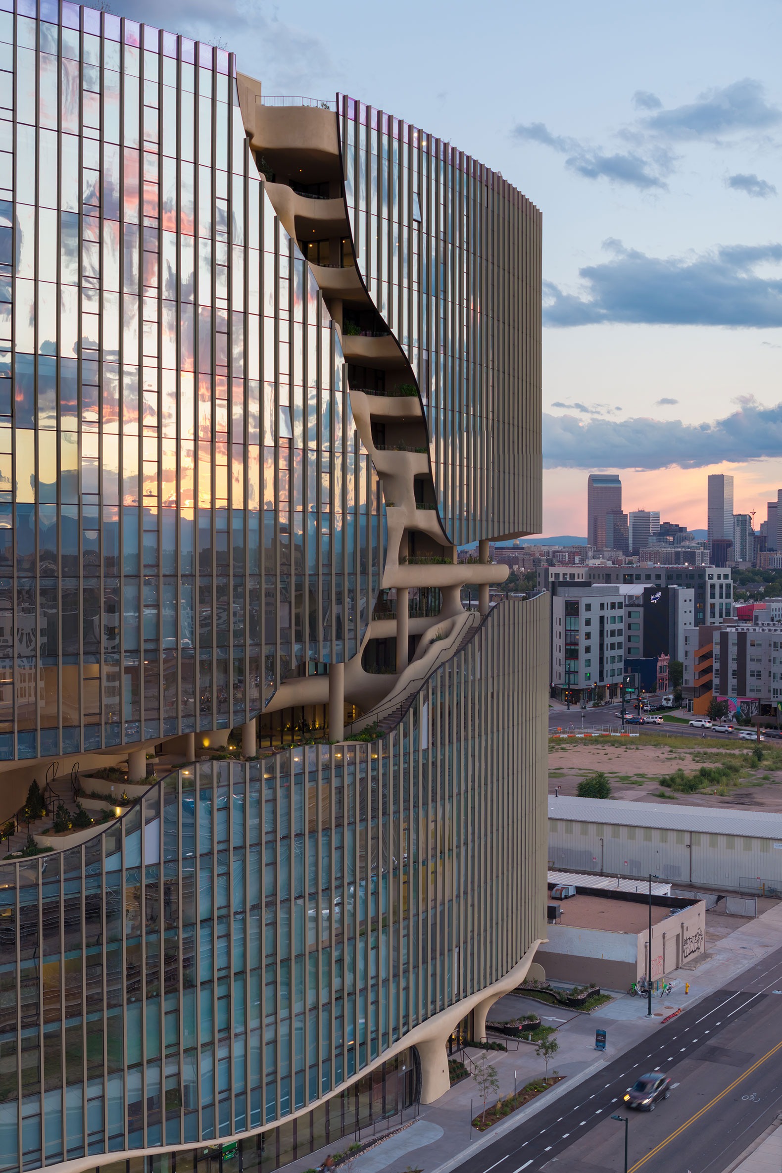 «One River North» por Ma Yansong/MAD Architects. Fotografía por Iwan Baan.
