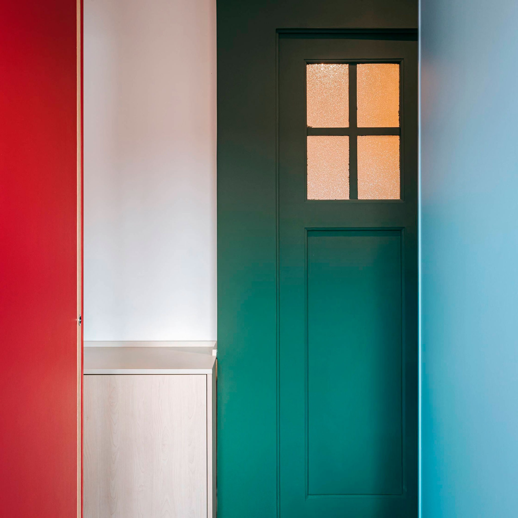 Chromatic Home by JJ+. Photograph by Hiperfocal. Chromatic Home by JJ+. Photograph by Hiperfocal.