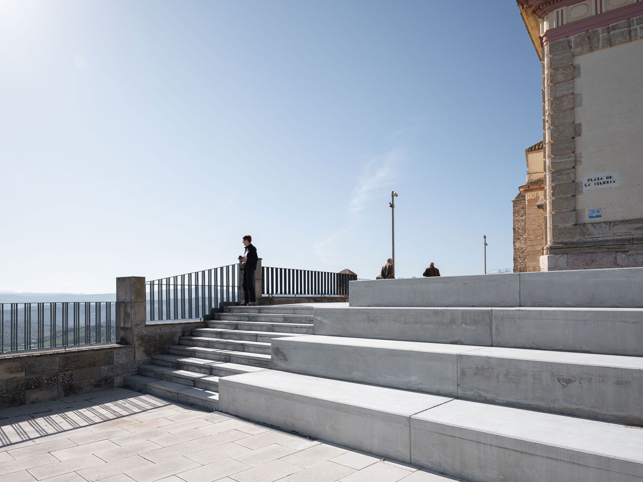 Regeneration of urban spaces in the historic center of Olvera by Estudio Acta. Photograph by Fernando Alda. Regeneration of urban spaces in the historic center of Olvera by Estudio Acta. Photograph by Fernando Alda.
