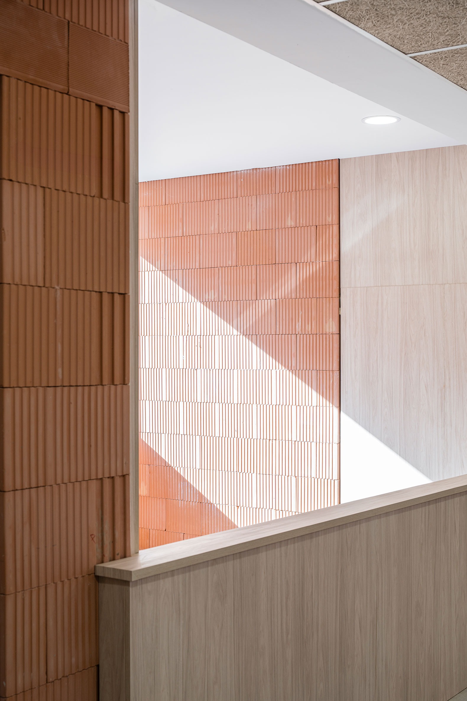 Efficiency and homogeneity. Socio Cultural Centre "El Ensanche" by Parra Arquitectos + INCOSA. Efficiency and homogeneity. Socio Cultural Centre "El Ensanche" by Parra Arquitectos + INCOSA.