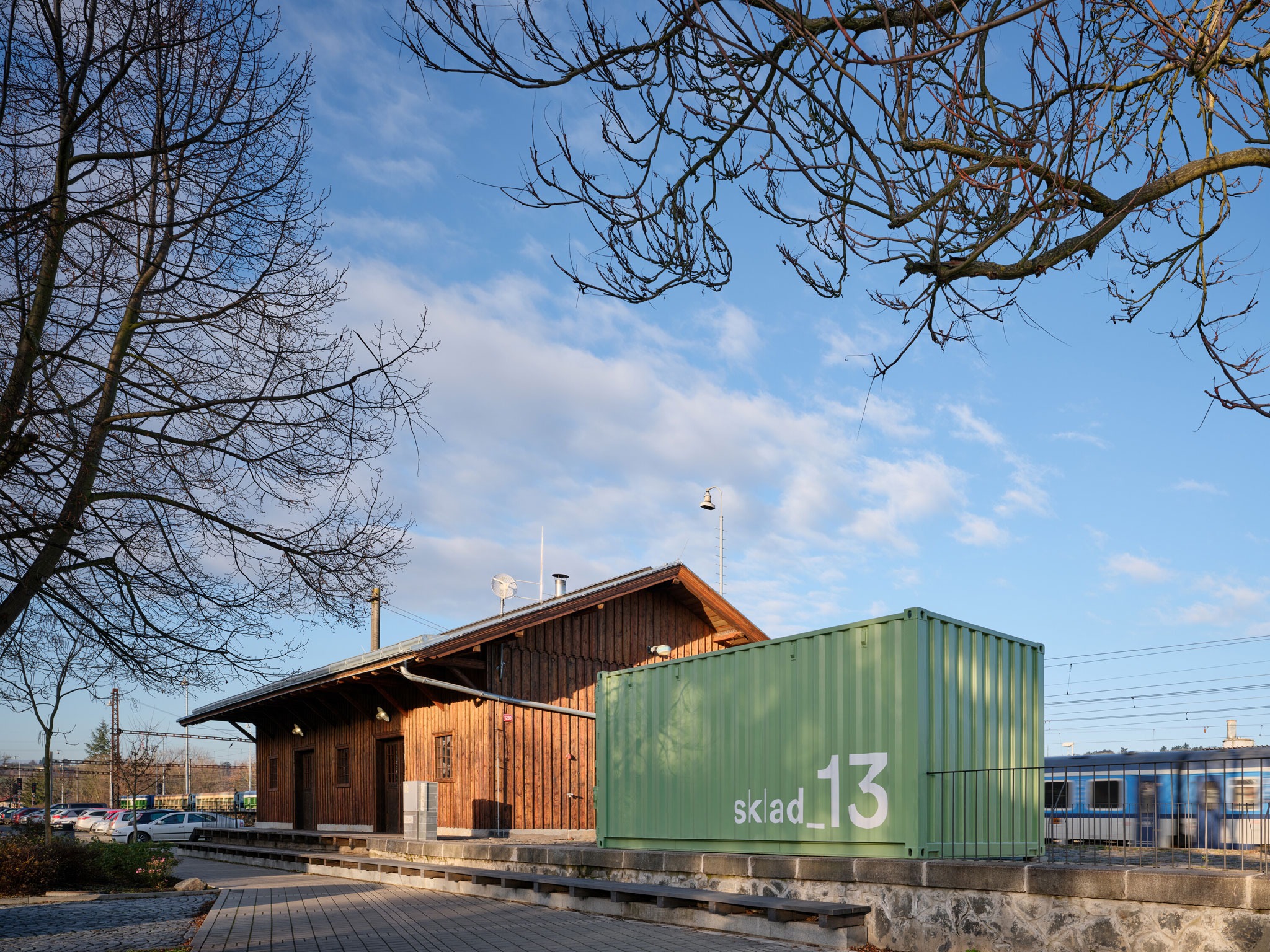 Drevak by Sodomka Sodomková Architekti. Photography by BoysPlayNice