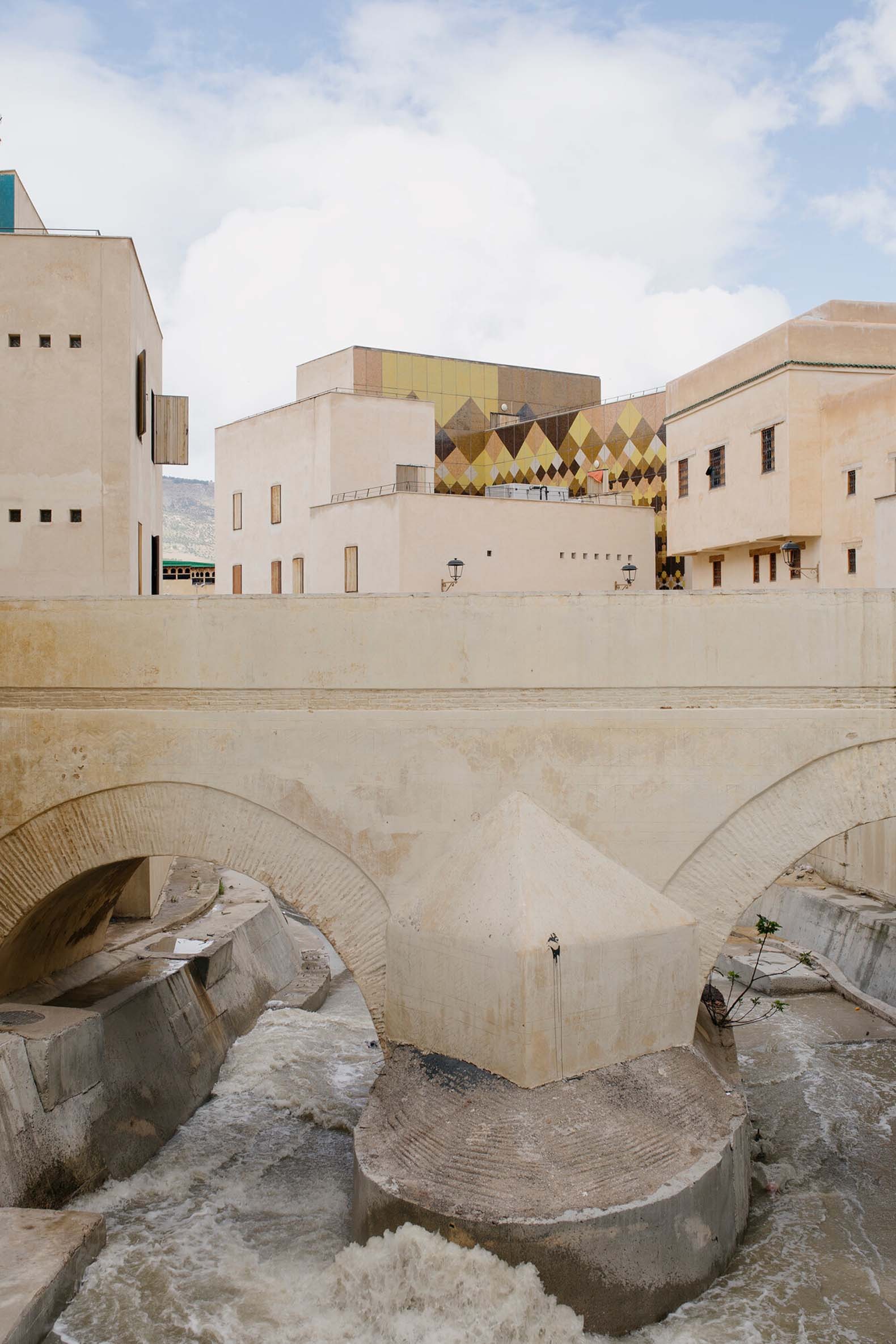 Renovación de la Plaza Lalla Yeddouna por Yassir Khalil Studio / Mossessian Architecture. Fotografía por Amine Houari. Renovación de la Plaza Lalla Yeddouna por Yassir Khalil Studio / Mossessian Architecture. Fotografía por Amine Houari.
