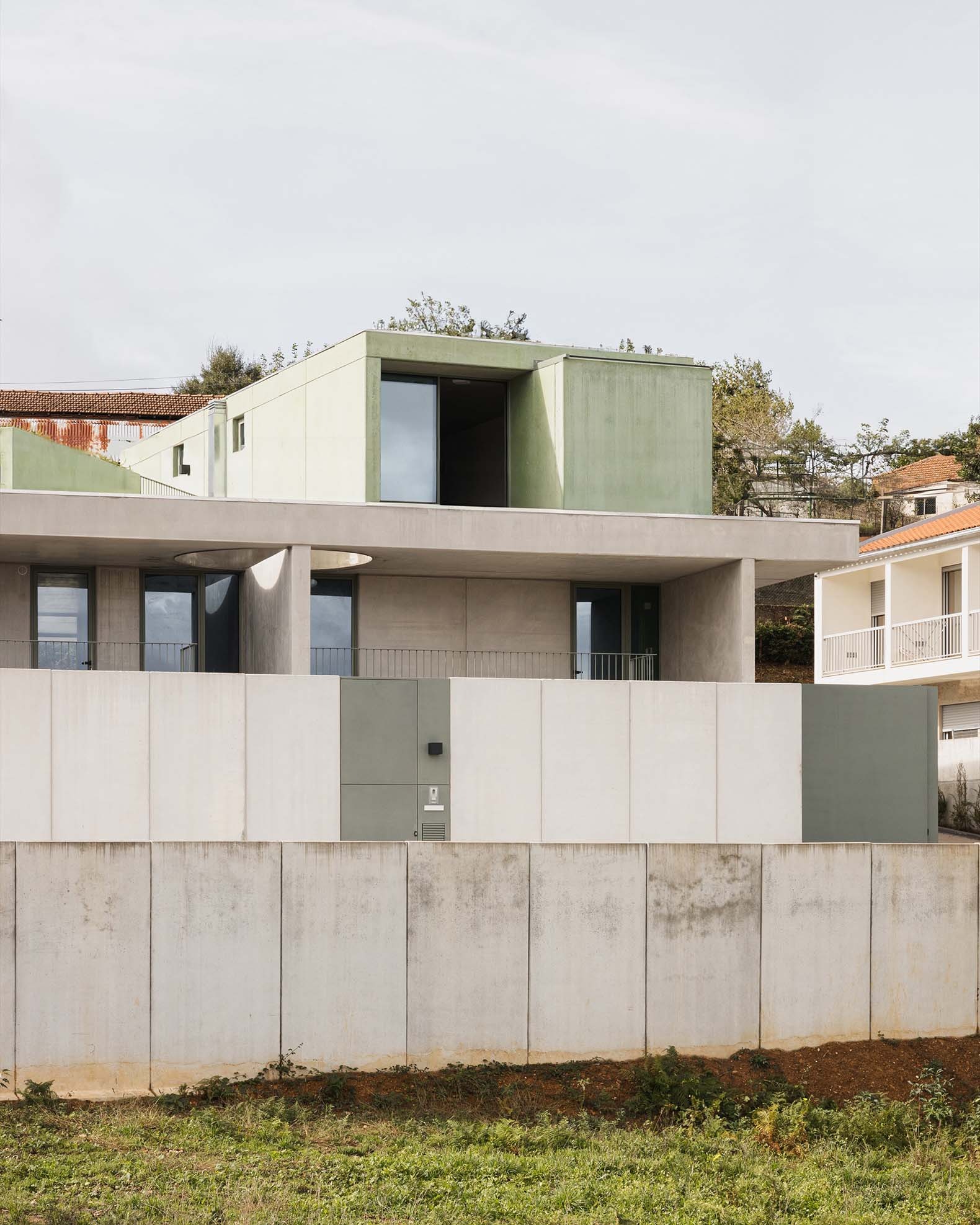 G – 5 houses by SUMMARY Architects. Photograph by Alexander Bogorodskiy G – 5 houses by SUMMARY Architects. Photograph by Alexander Bogorodskiy