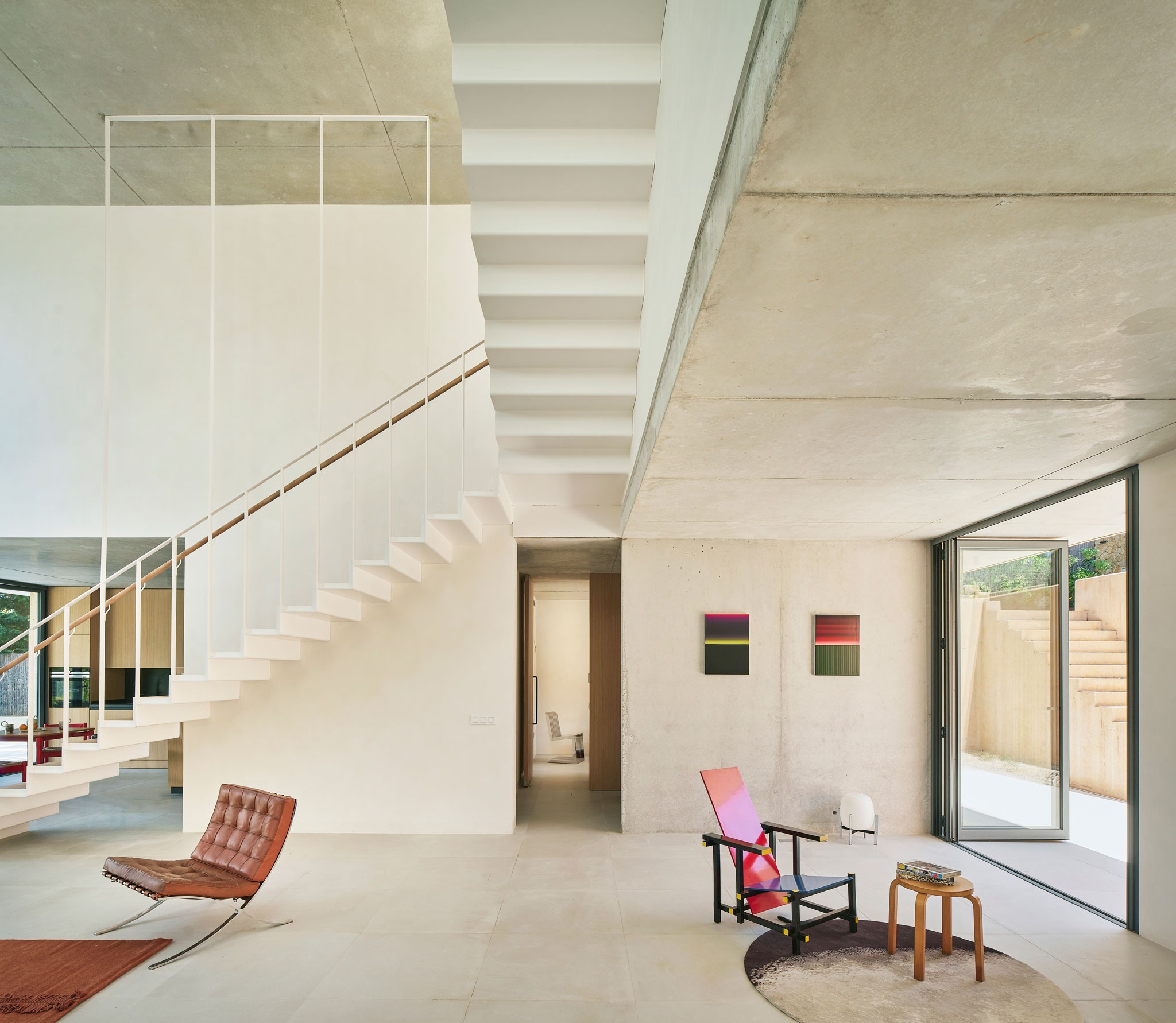 Casa en Cala Tamarit por Raúl Sánchez. Fotografía por David Zarzoso. Casa en Cala Tamarit por Raúl Sánchez. Fotografía por David Zarzoso.