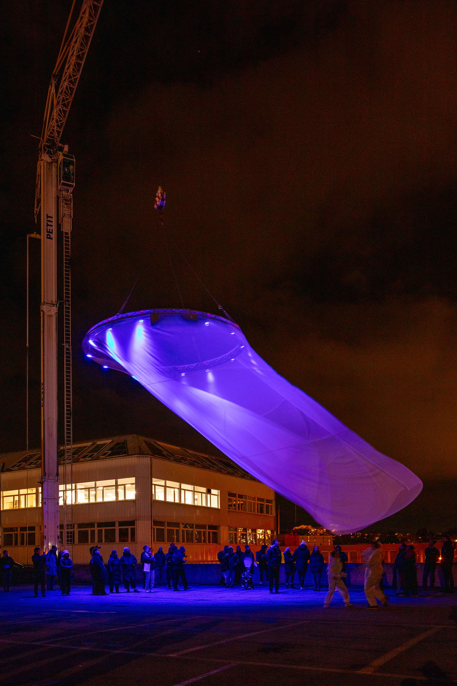 «Medusa» por Collectif Xenia, Gauthier Füllemann y Denis Sermaxhaj. Fotografía por Camille Wetzel.