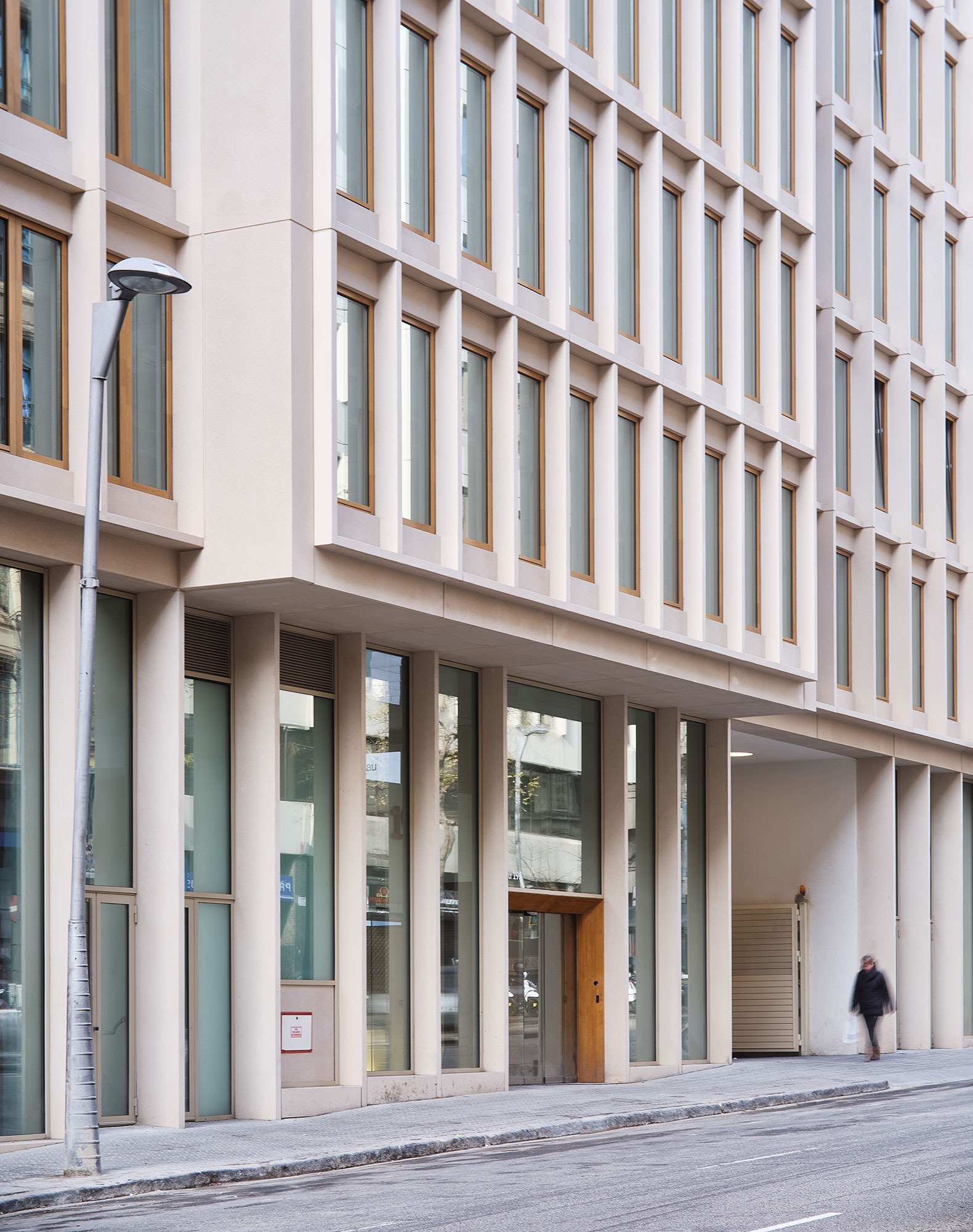 Reforma del edificio Aribau195 por scob. Fotografía por Adrià Goula.