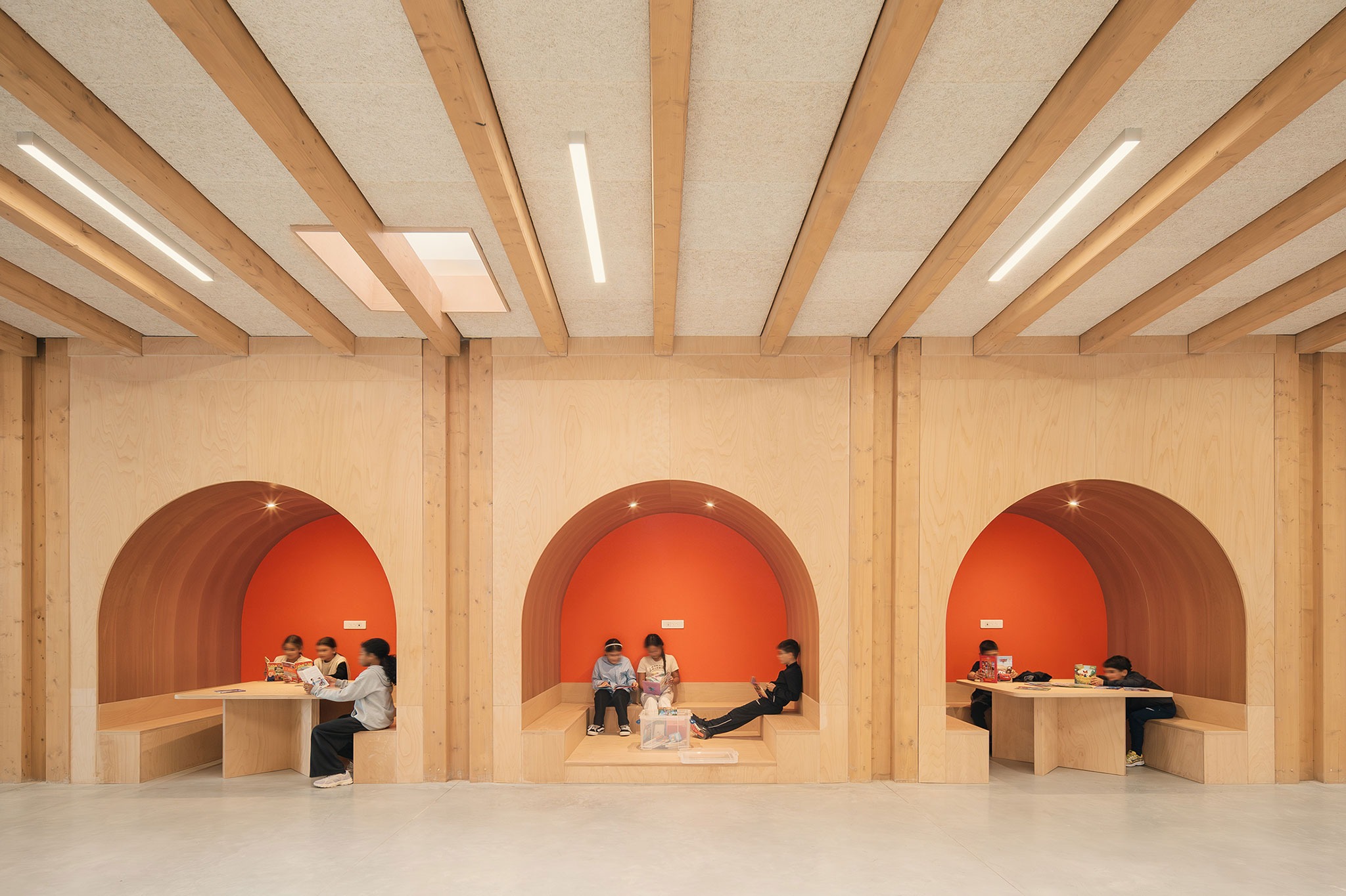 Simone Veil School Complex by Gaëtan Le Penhuel Architectes & Associés. Photograph by Vladimir de Mollerat du Jeu. 