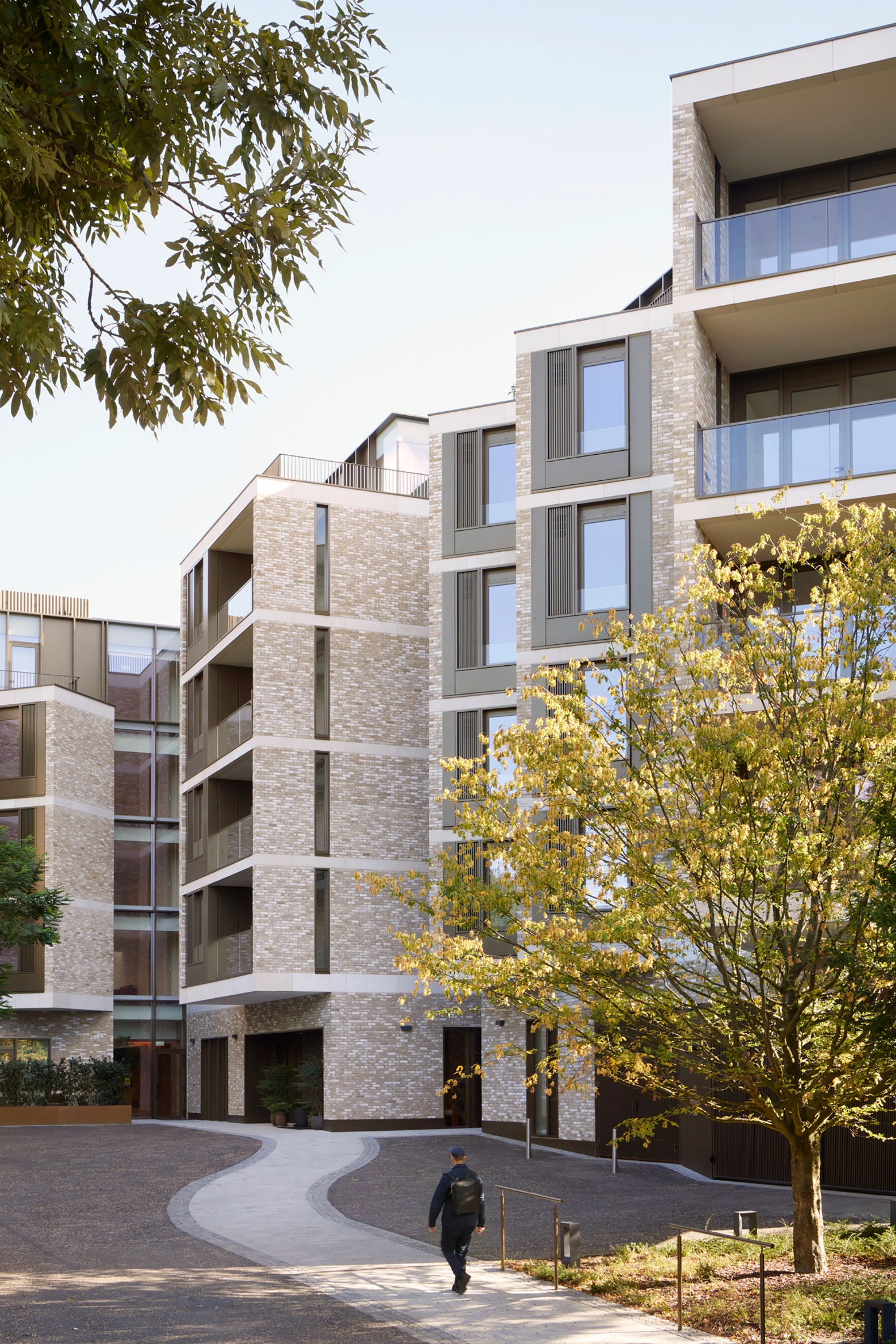 Complejo residencial «The Oren» por Stanton Williams. Fotografía por Jack  Hobhouse.  