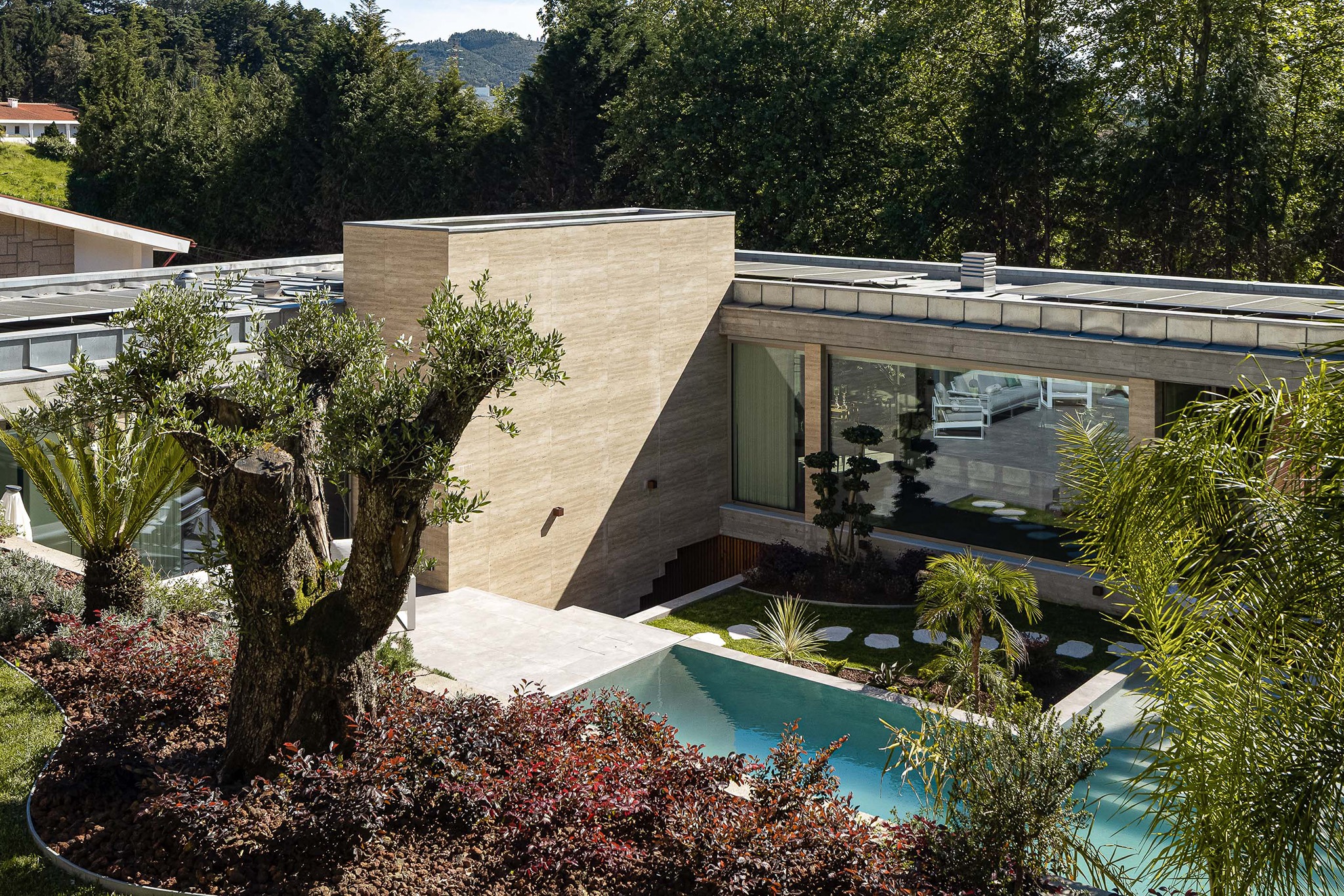 Habitação CL por Artequitectos. Fotografía por Ivo Tavares Studio.