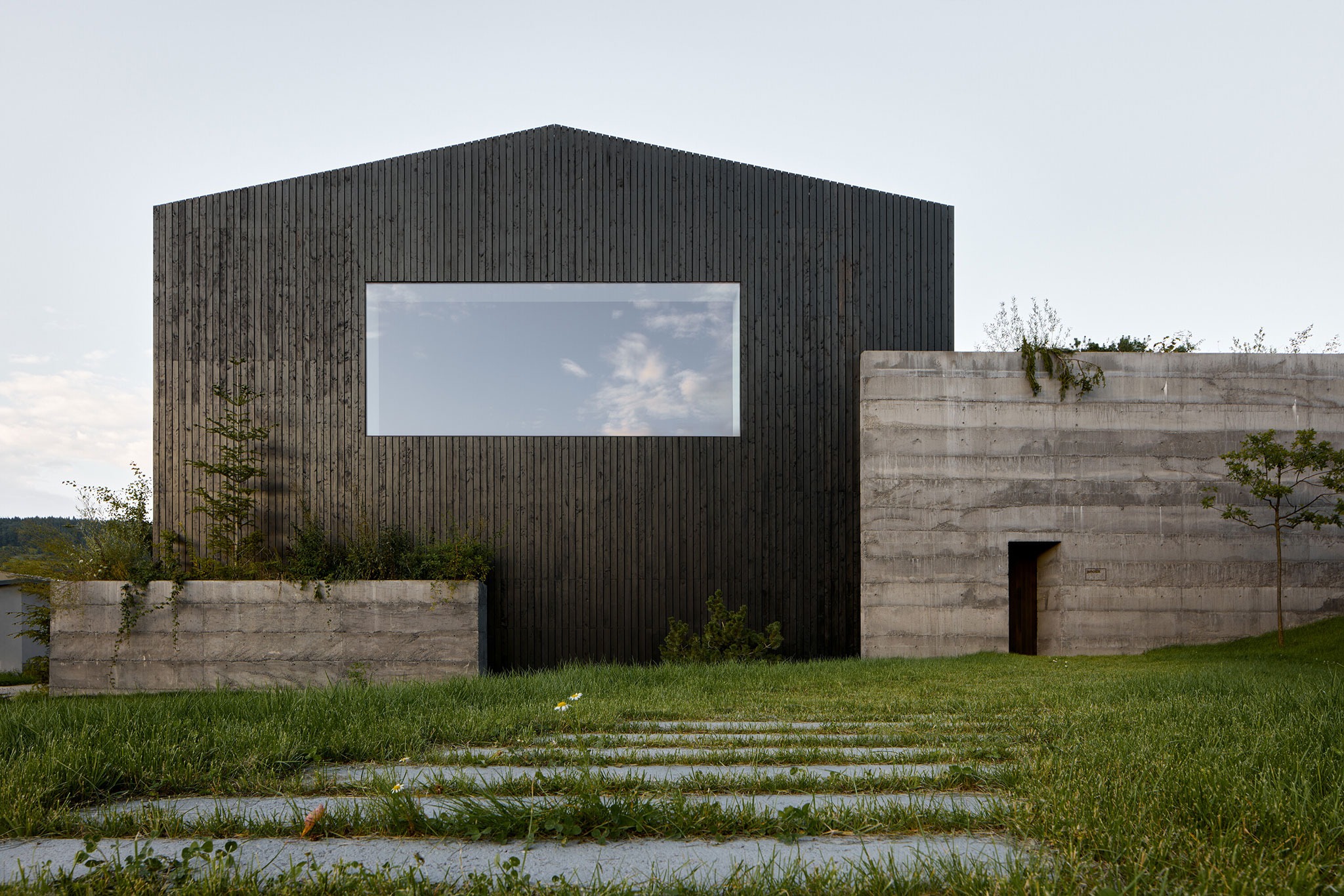Janošík Headquarters and Showroom by Jakub Janošík. Photograph by Filip Beránek.