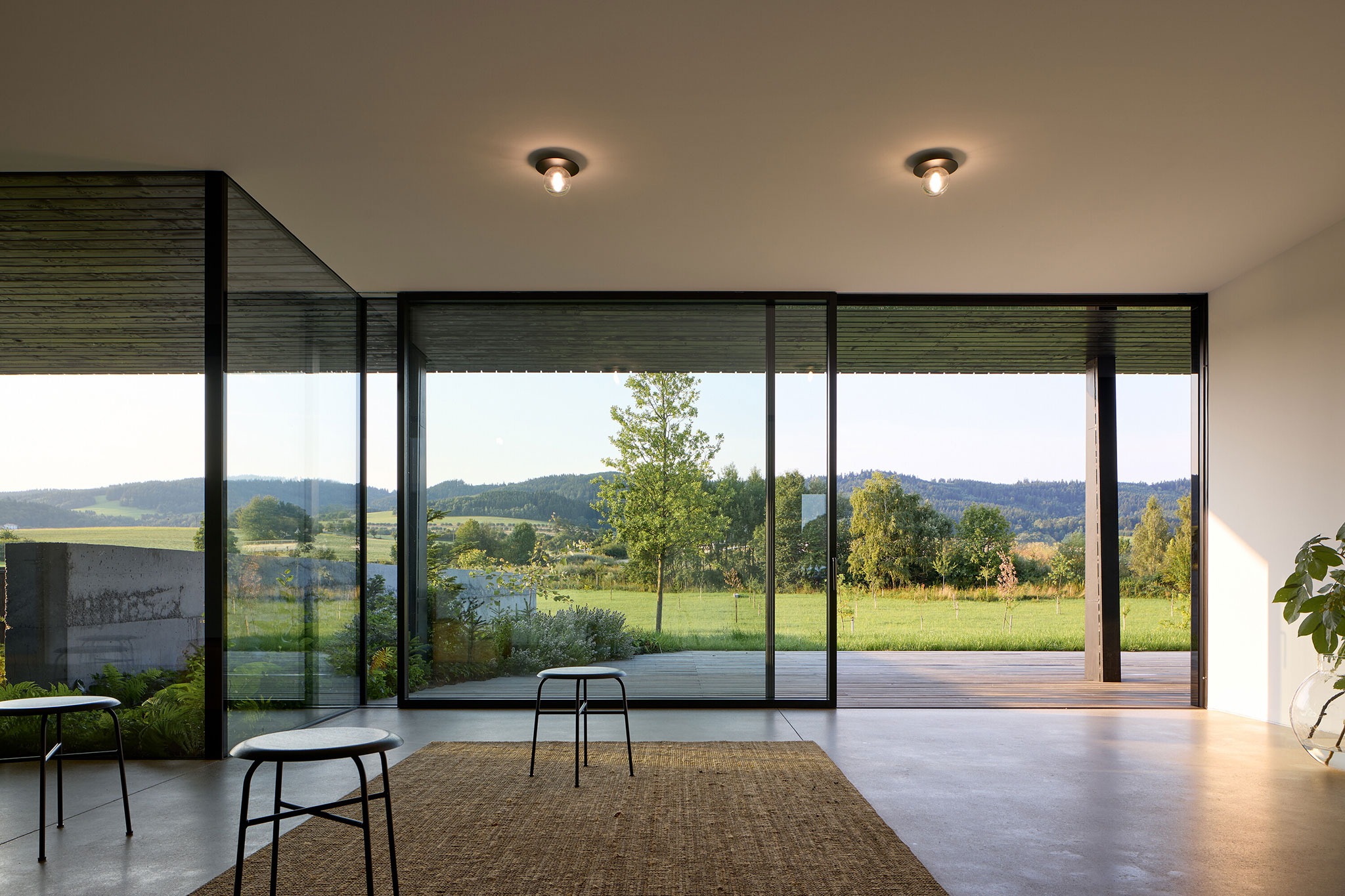 Janošík Headquarters and Showroom by Jakub Janošík. Photograph by Filip Beránek.