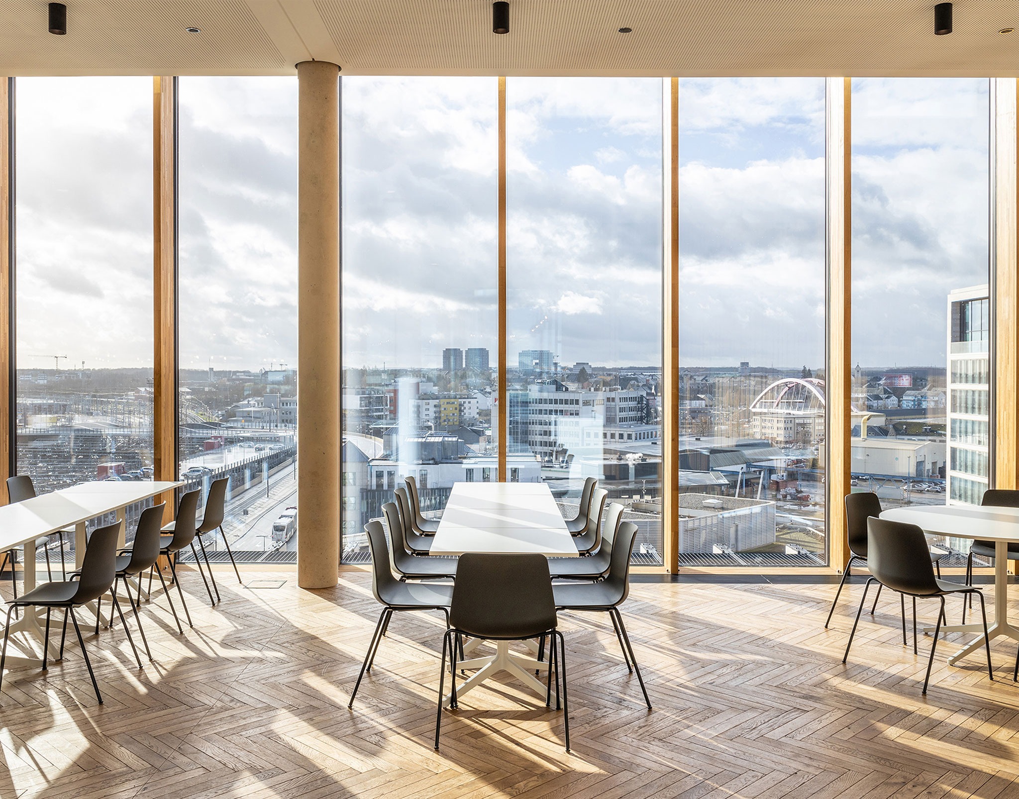 «Post Headquarters - Helix» por Metaform. Fotografía por Simon Menges y Nino Tugushi.