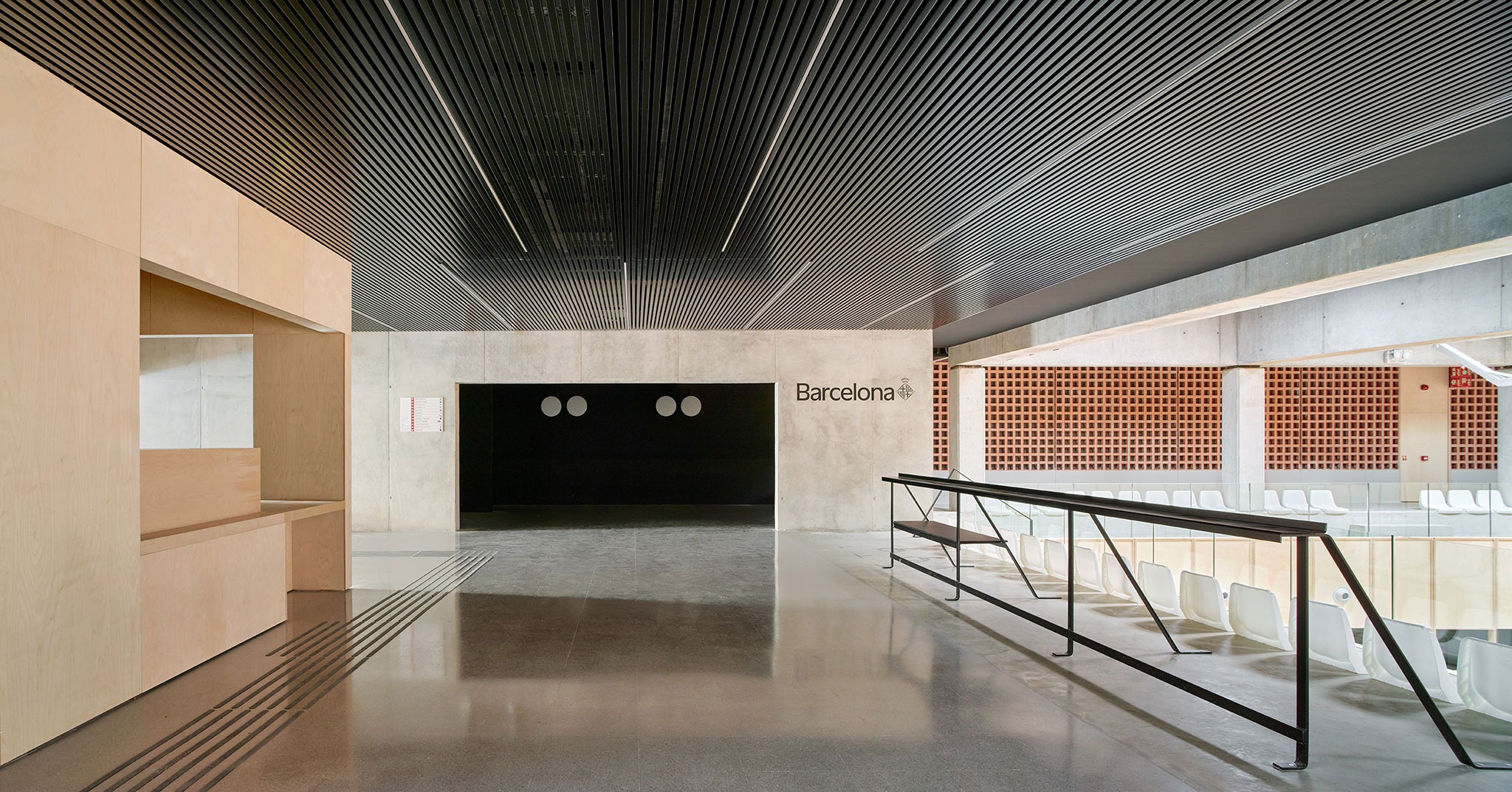 CEM Espronceda por BB Arquitectes + conxita balcells. Fotografía por José Hevia.