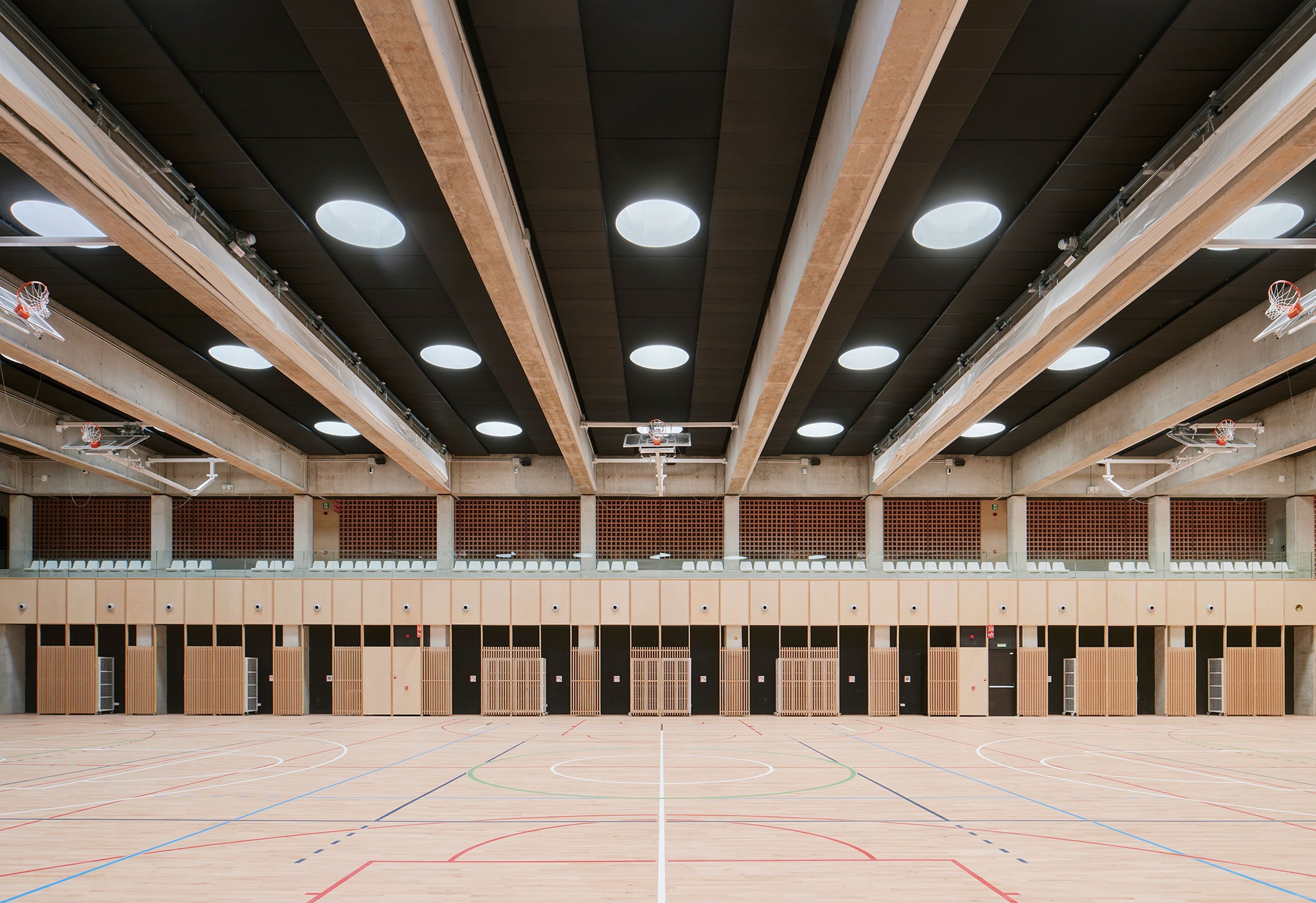 CEM Espronceda por BB Arquitectes + conxita balcells. Fotografía por José Hevia.