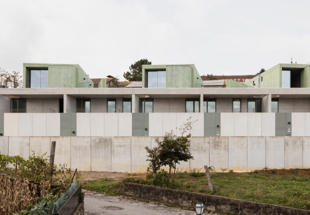 Casas G-5 por SUMMARY Architects. Fotografía por Alexander Bogorodskiy